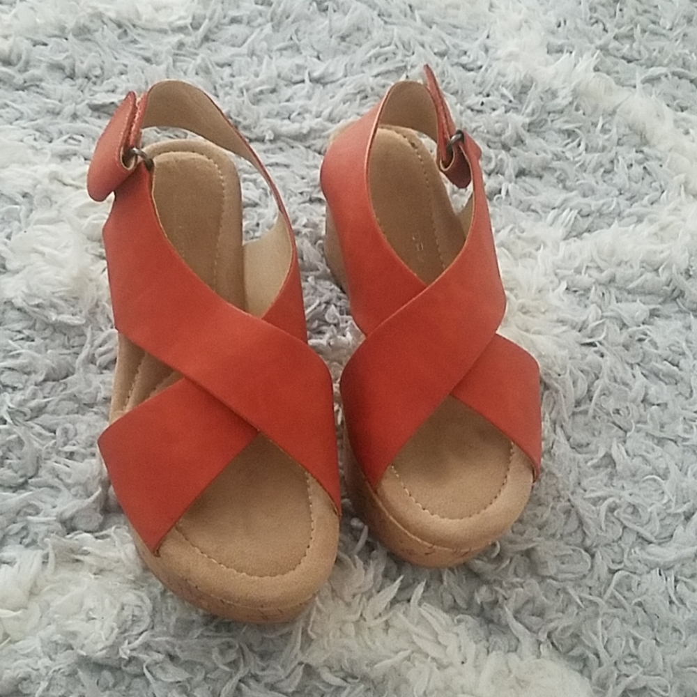 Women Sandals wedged wide peach color sa